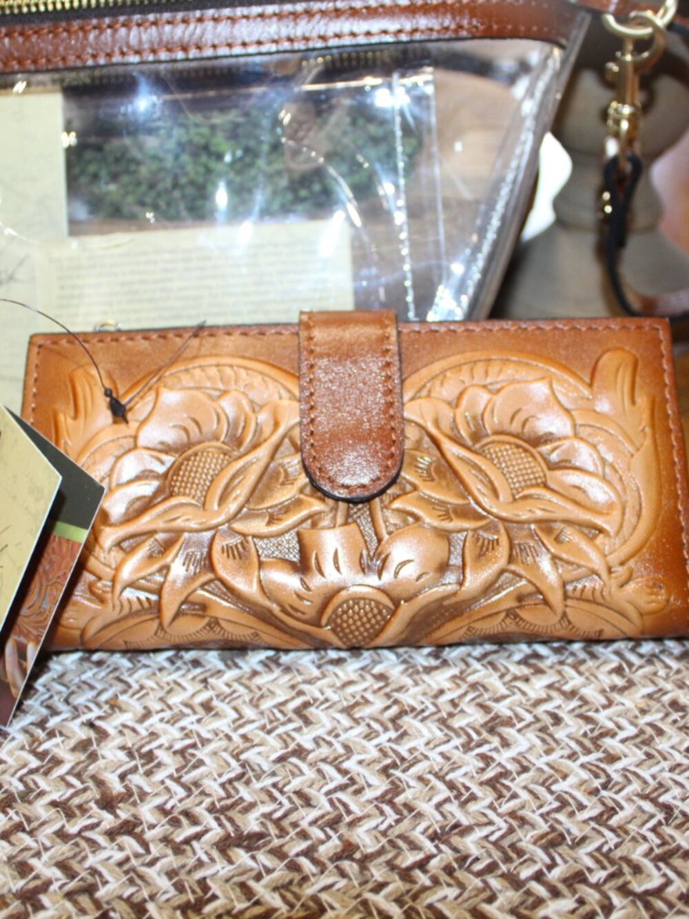NWT Patricia Nash Tinchi crossbody & tooled wallet set. NICE! - Picture 10 of 16